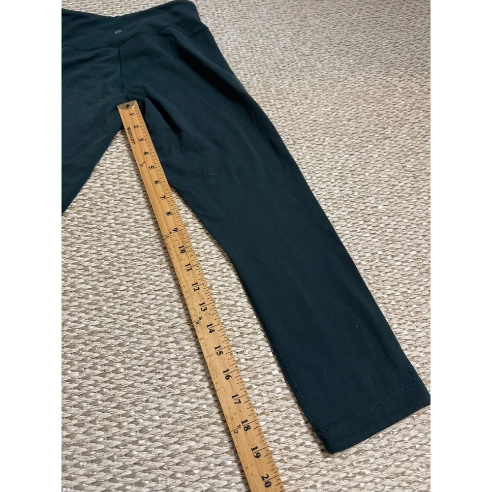 Lululemon Dark Forest Green black reversible low Rise Cropped Leggings Capri 4